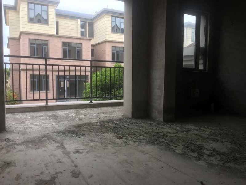 太子湖附近 新区花园 联排别墅 