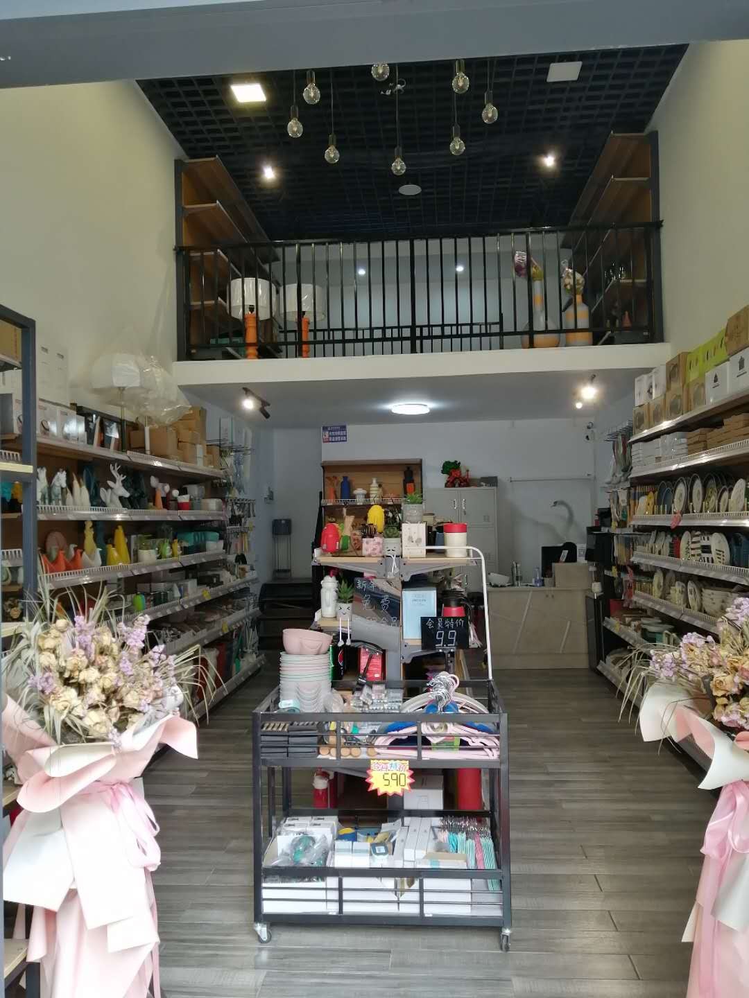 邻靠好邻居新装修商铺转让