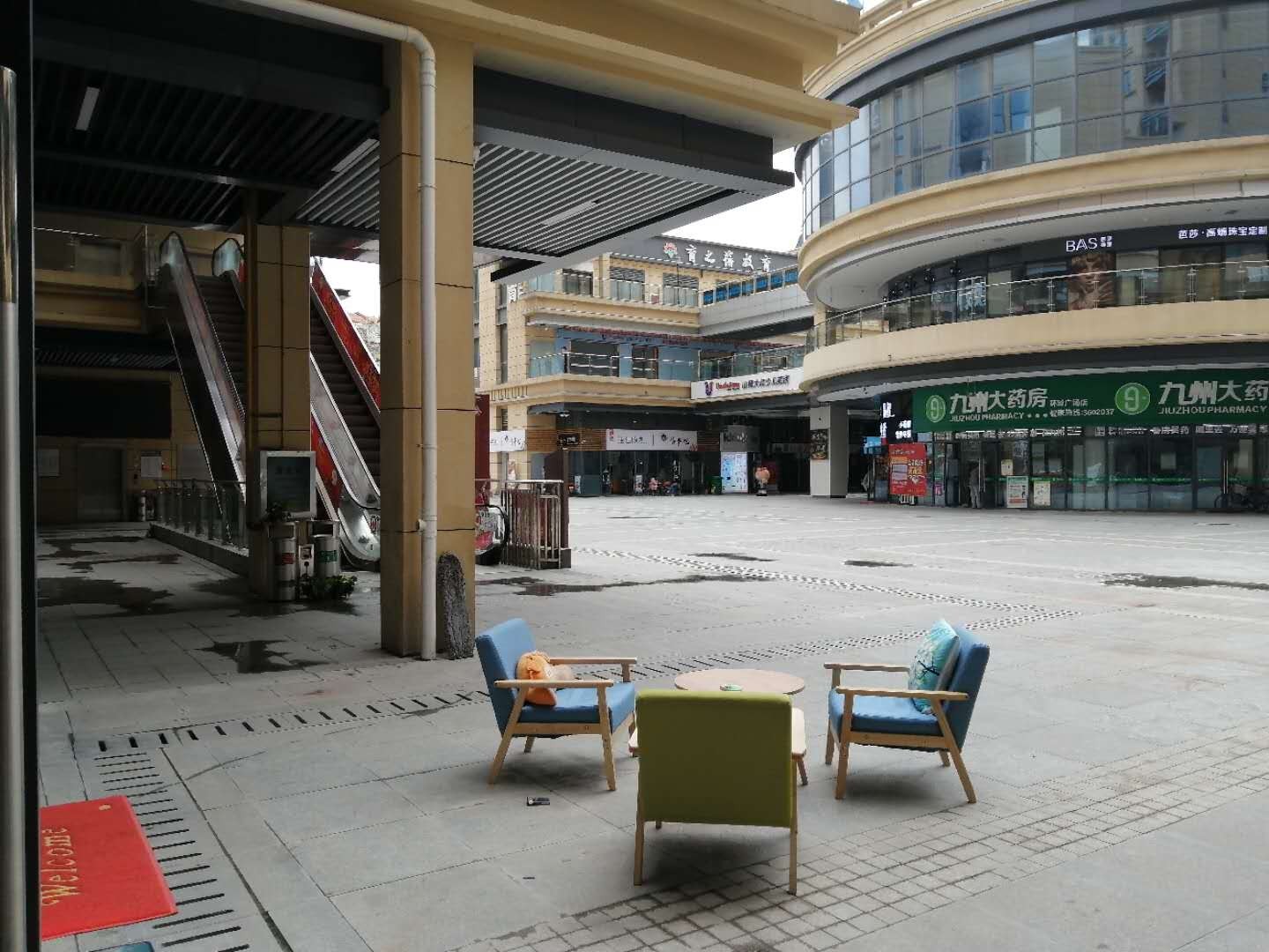 邻靠好邻居新装修商铺转让