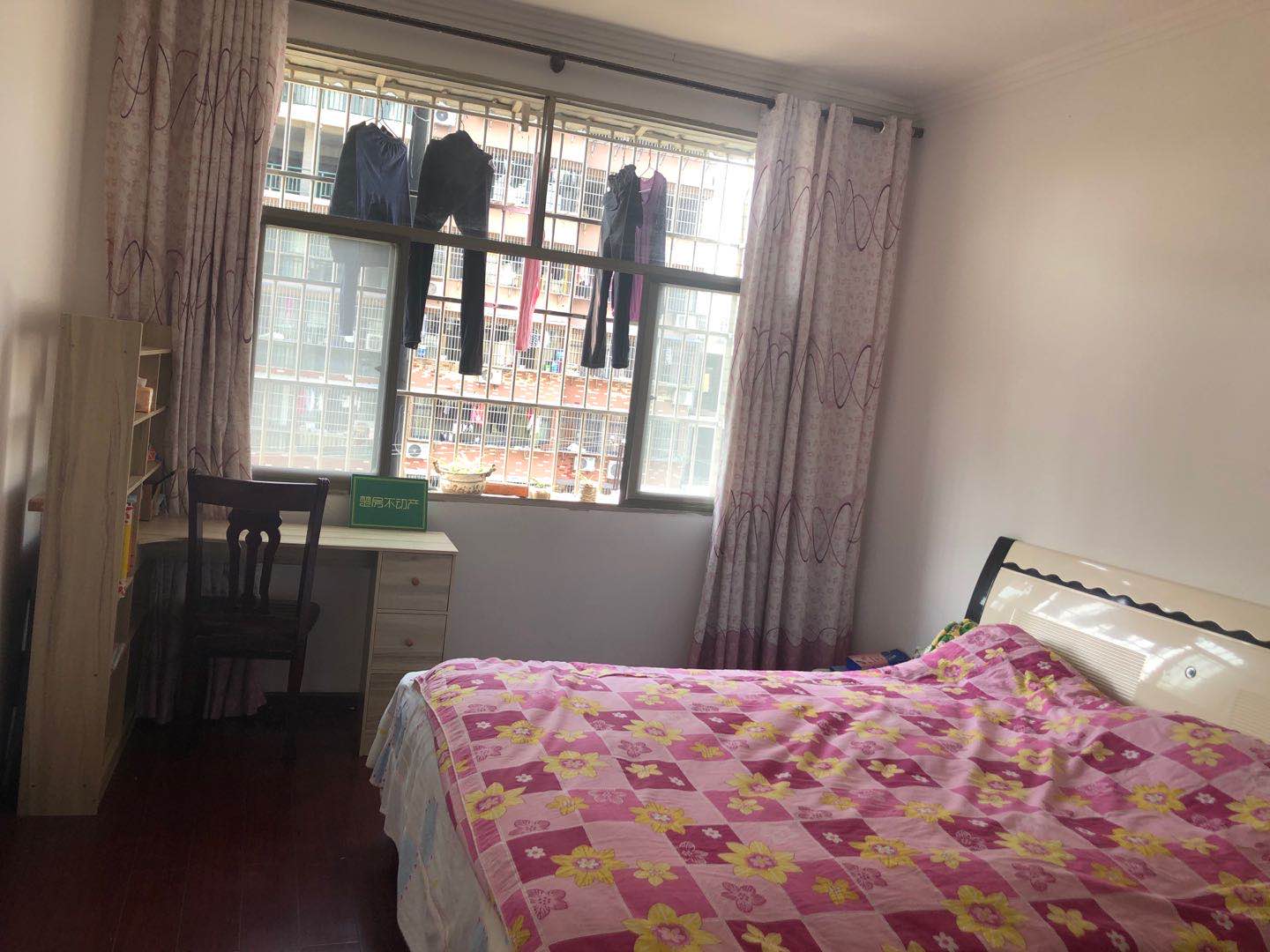 清香园，精装两房步梯好楼层看房方便