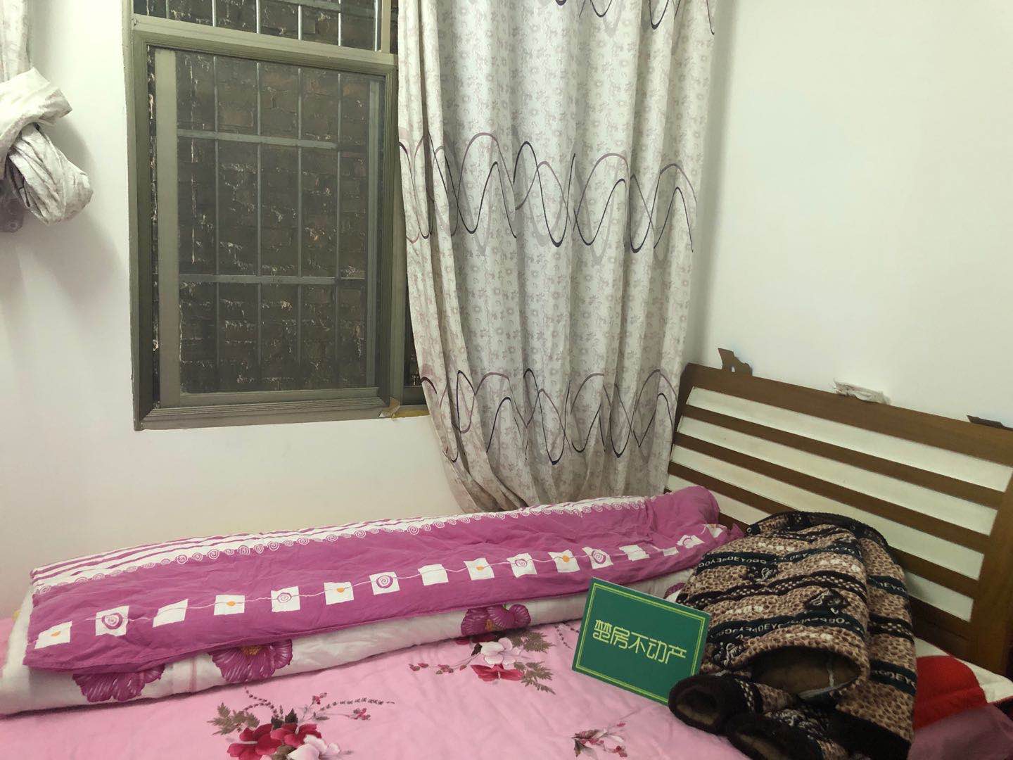 清香园，精装两房步梯好楼层看房方便