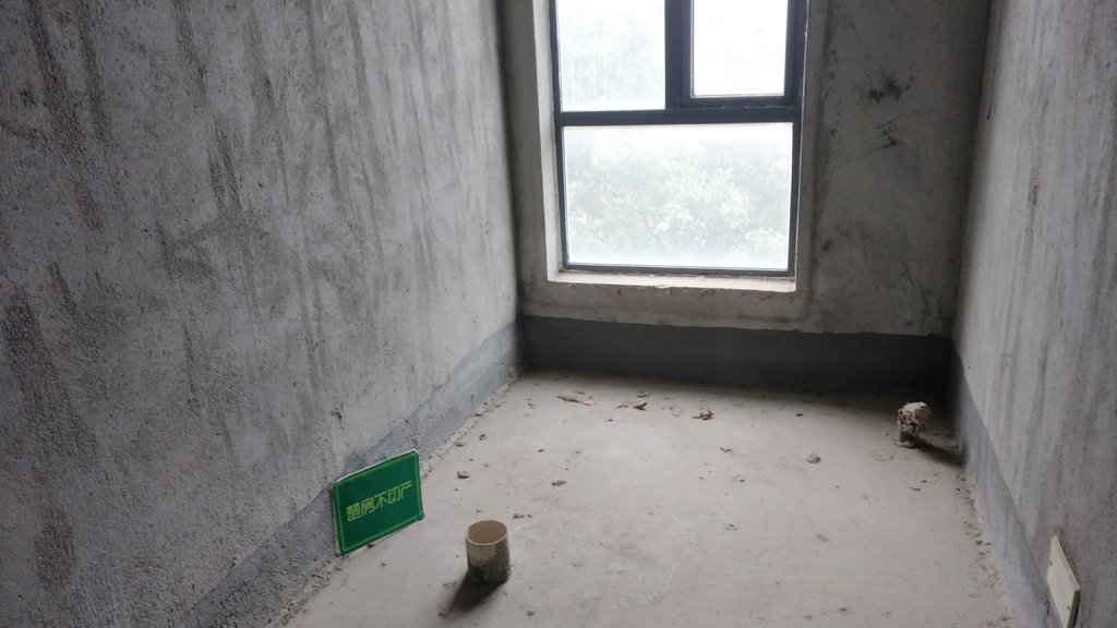 绿地华庭香格里拉别墅区环境好空气好南北通透毛坯大3房