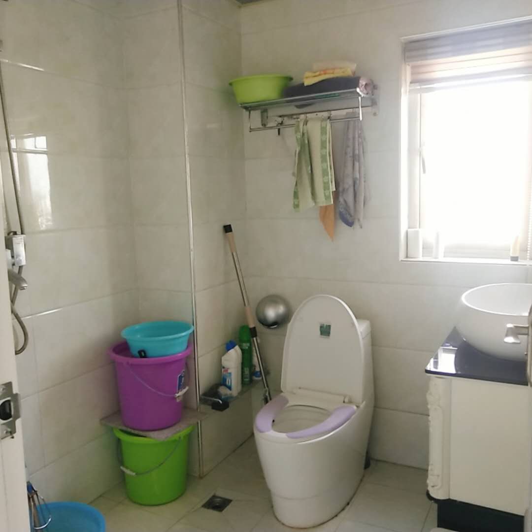 汉小旁边电梯房三房好楼层新证