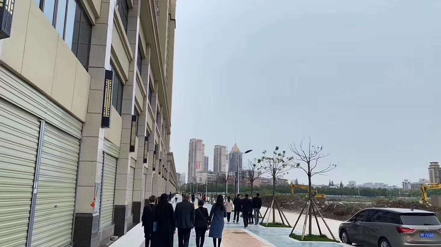  地段商铺面积60-80单价15000先来先选