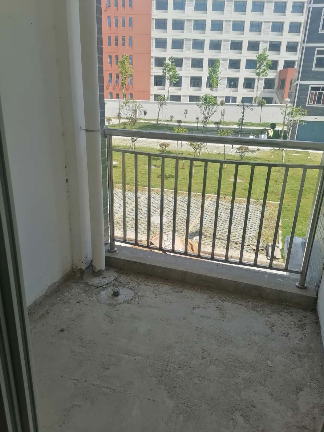 碧桂园旁边清水湾3楼三房南北通透见钱就出