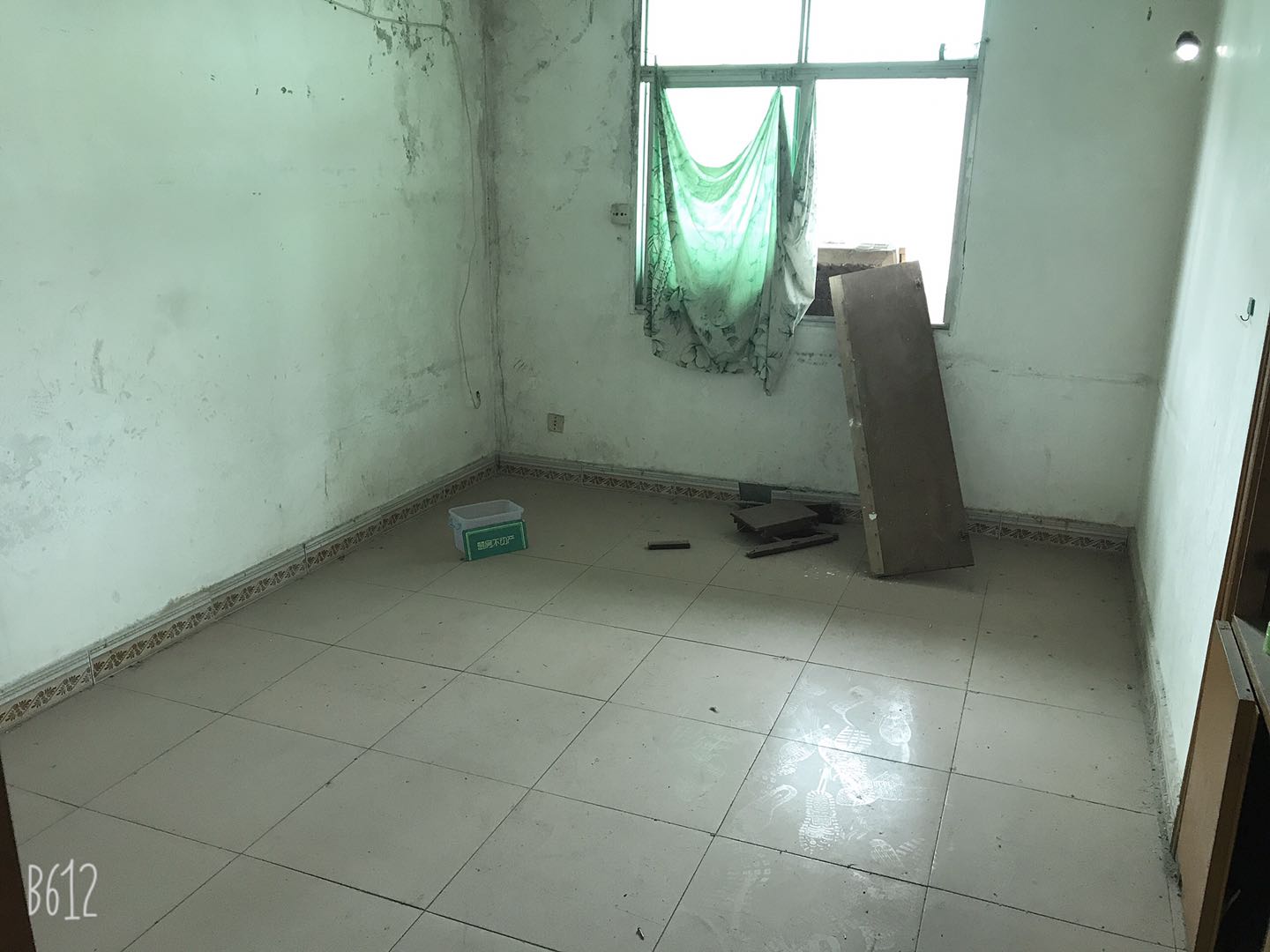 仙桃老城区简单装修2室南北通透诚心出售