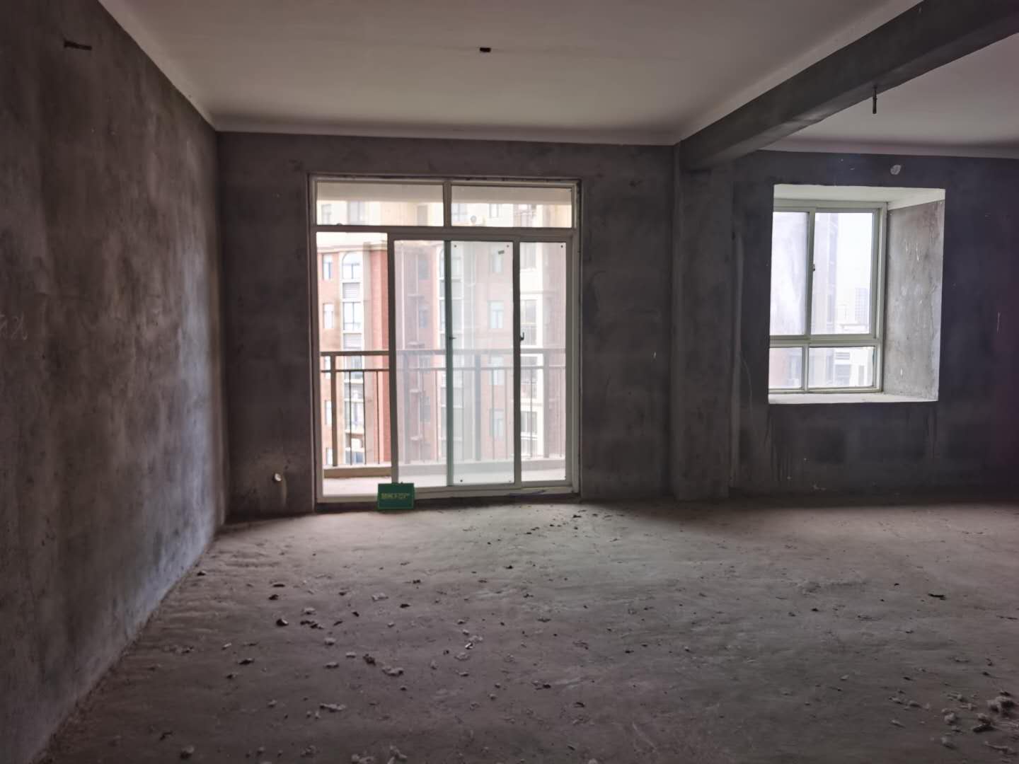 南城新区明珠新城毛坯三室有钥匙看房