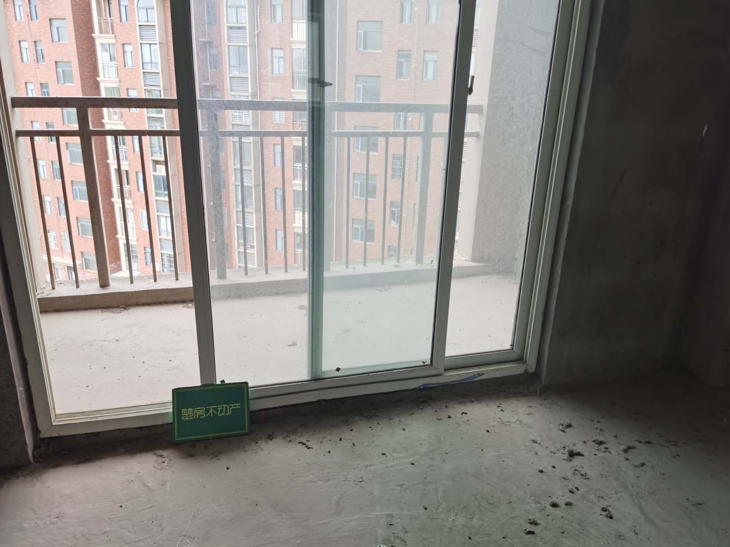 南城新区明珠新城毛坯三室有钥匙看房