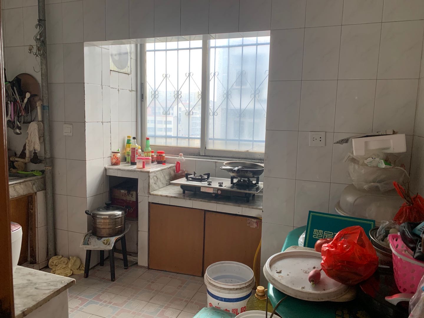 华宝小区精装小三房采光非常好看房方便