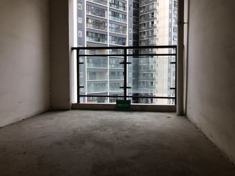 仙桃银湖城城际高铁旁毛坯小三房户型 