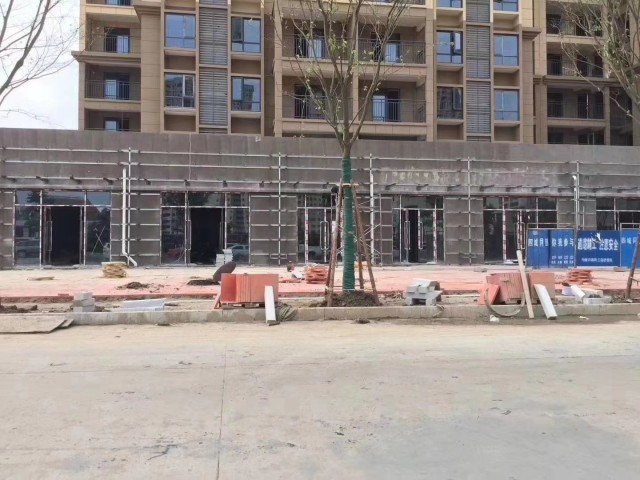 南城新区 热 金铺新二中正对面 自营 高