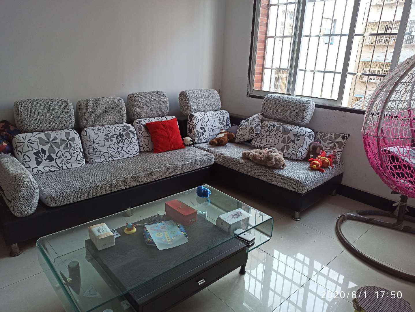 武商附近 步梯中层 精装三房 可按揭