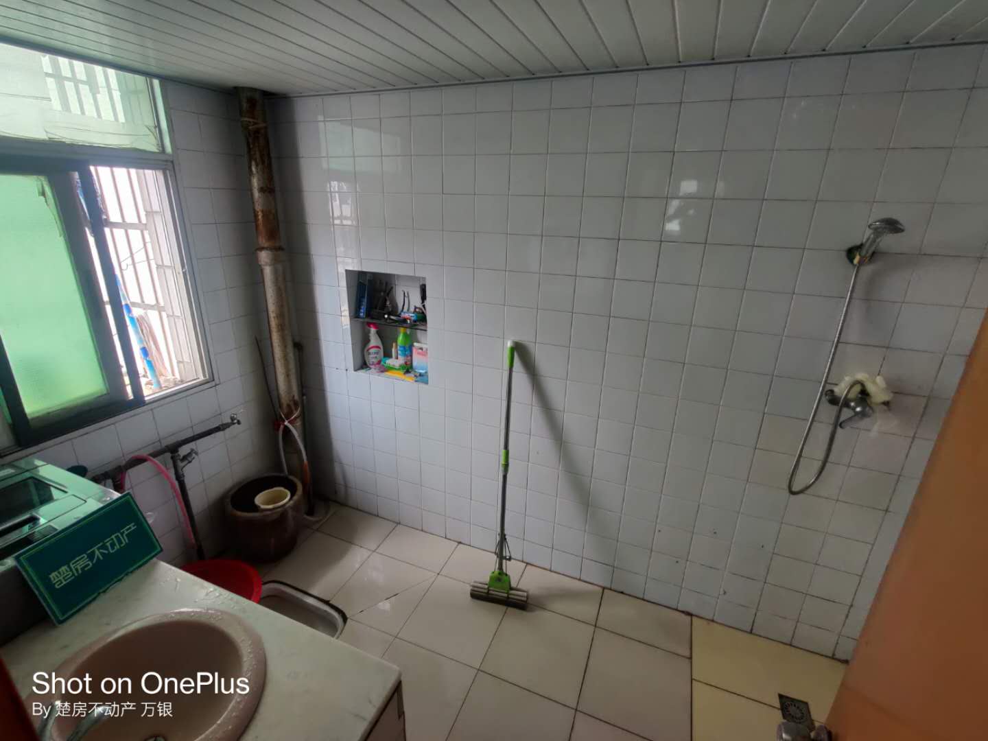 步行街旁公安局宿舍大三房带储藏室方便停车安全