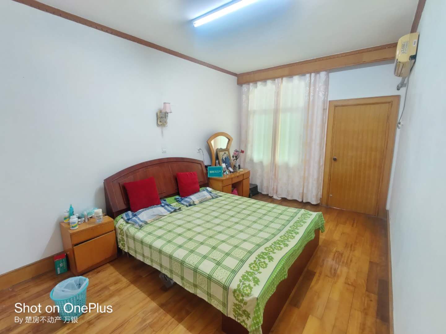 步行街旁公安局宿舍大三房带储藏室方便停车安全