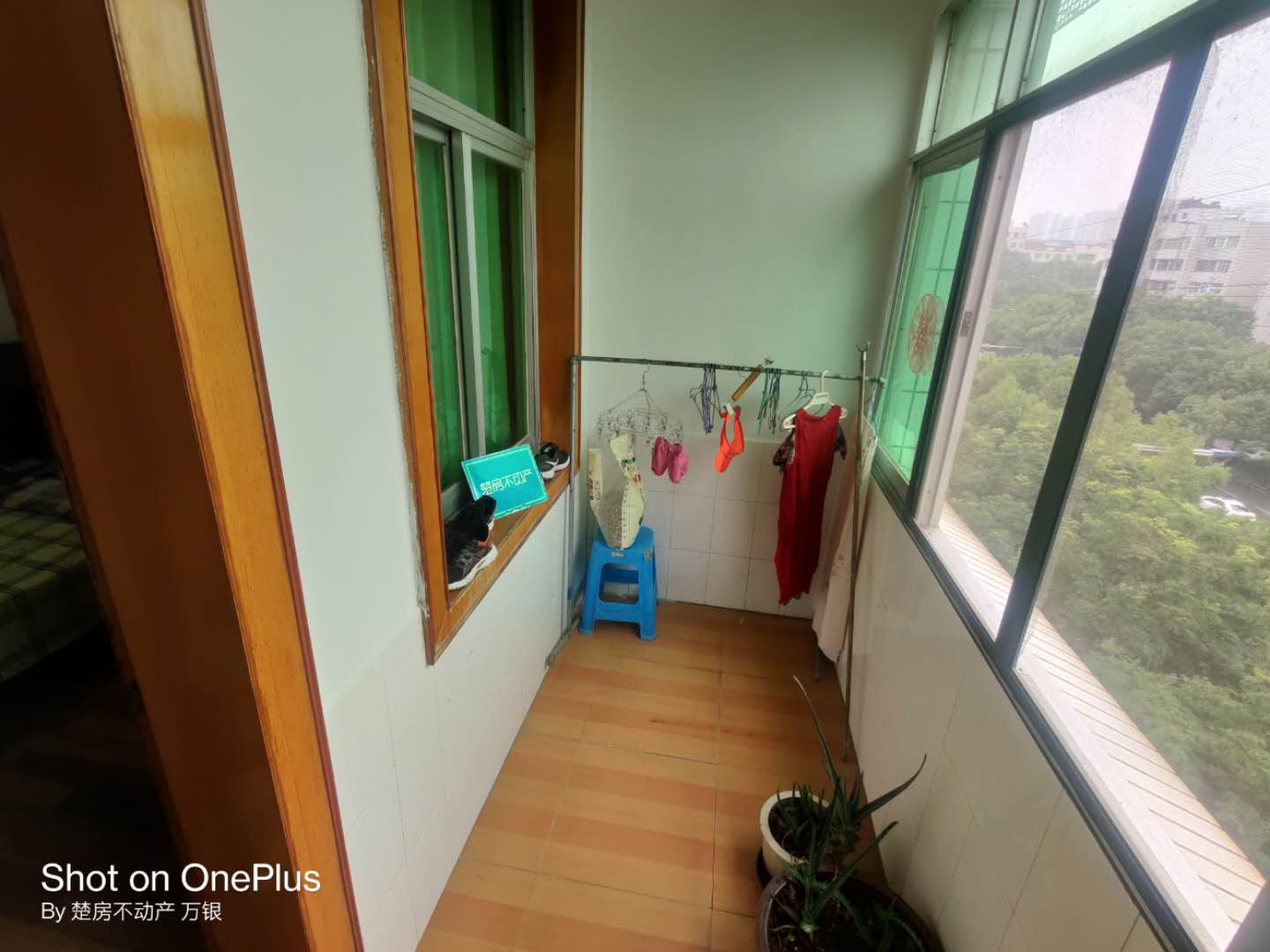 步行街旁公安局宿舍大三房带储藏室方便停车安全