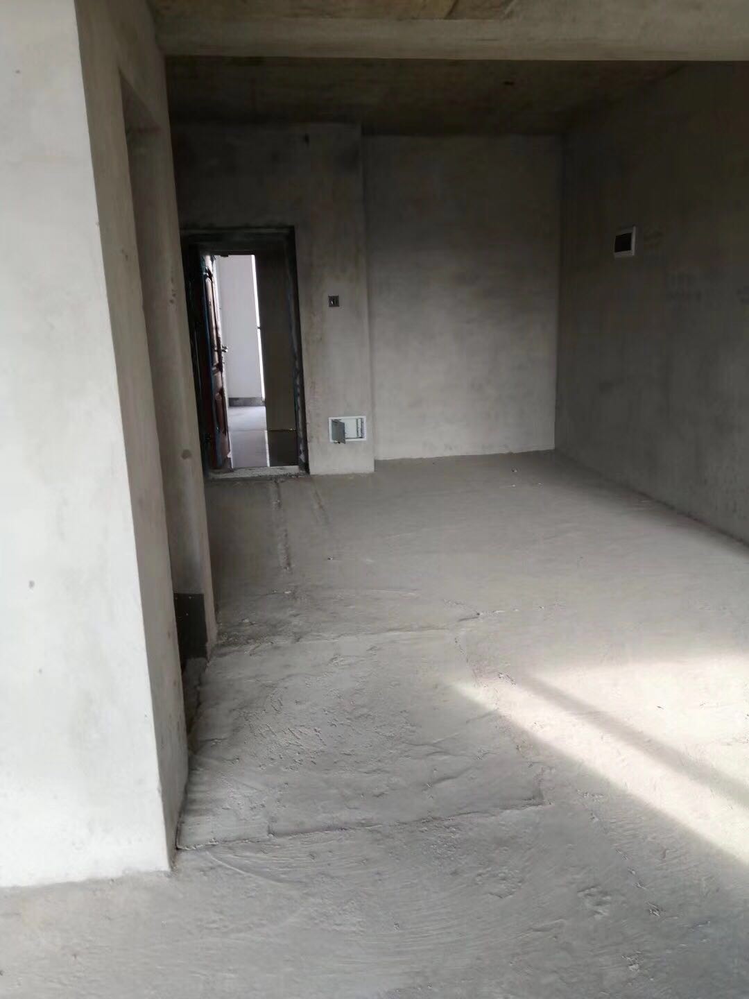 康湾一品临河 70平河景好房出售~采光 