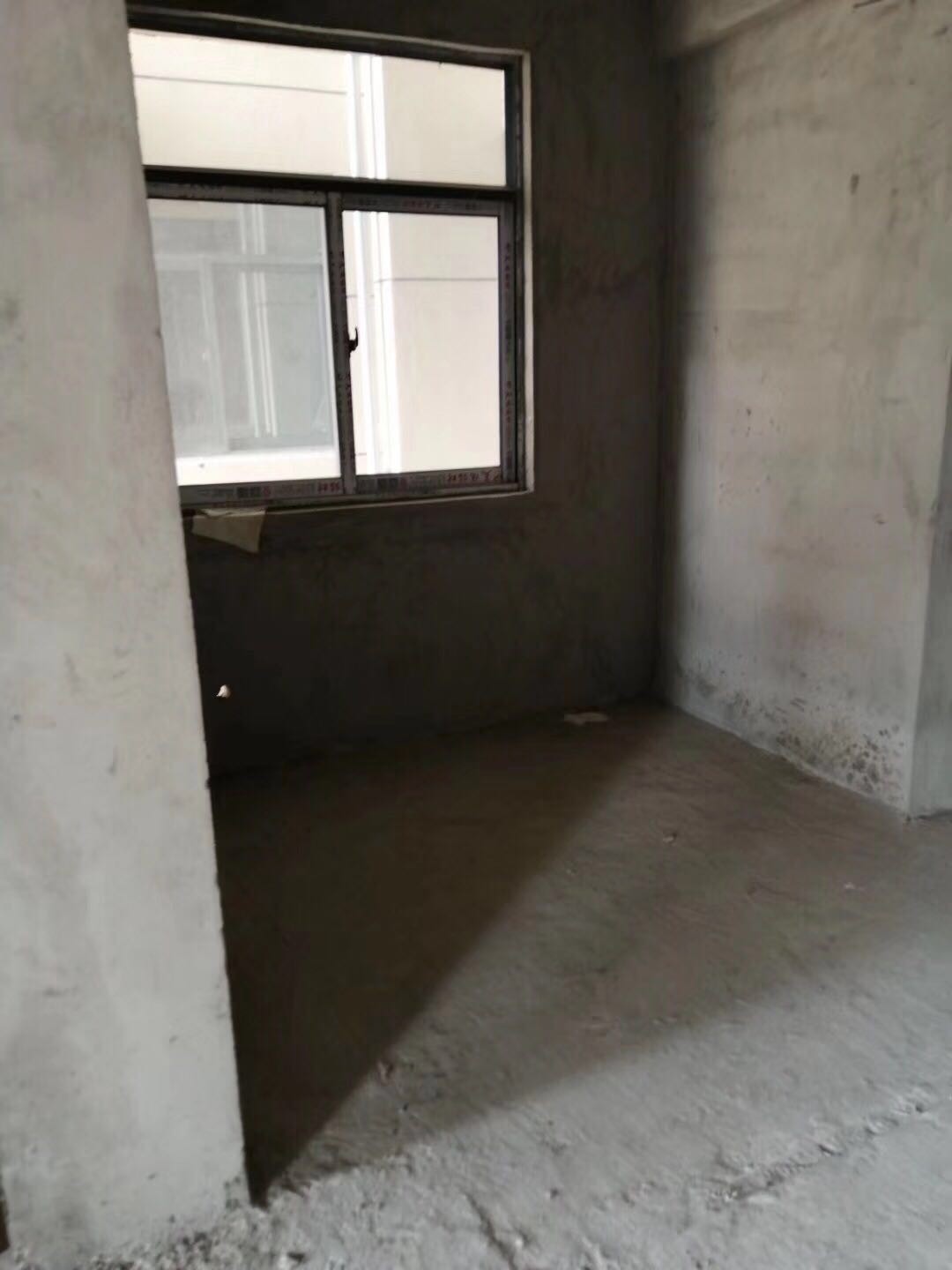 康湾一品临河 70平河景好房出售~采光 