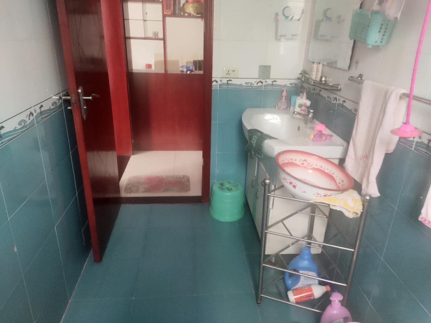 沃尔玛旁华泰家园大三房出售小区带幼儿园产证满二