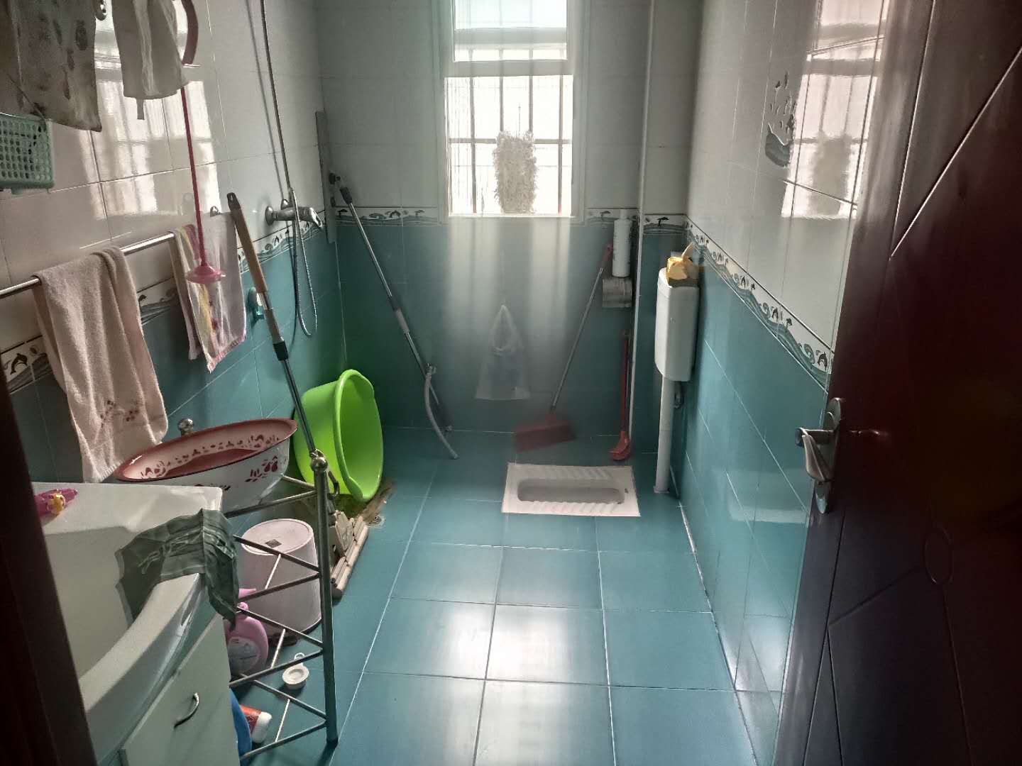 沃尔玛旁华泰家园大三房出售小区带幼儿园产证满二