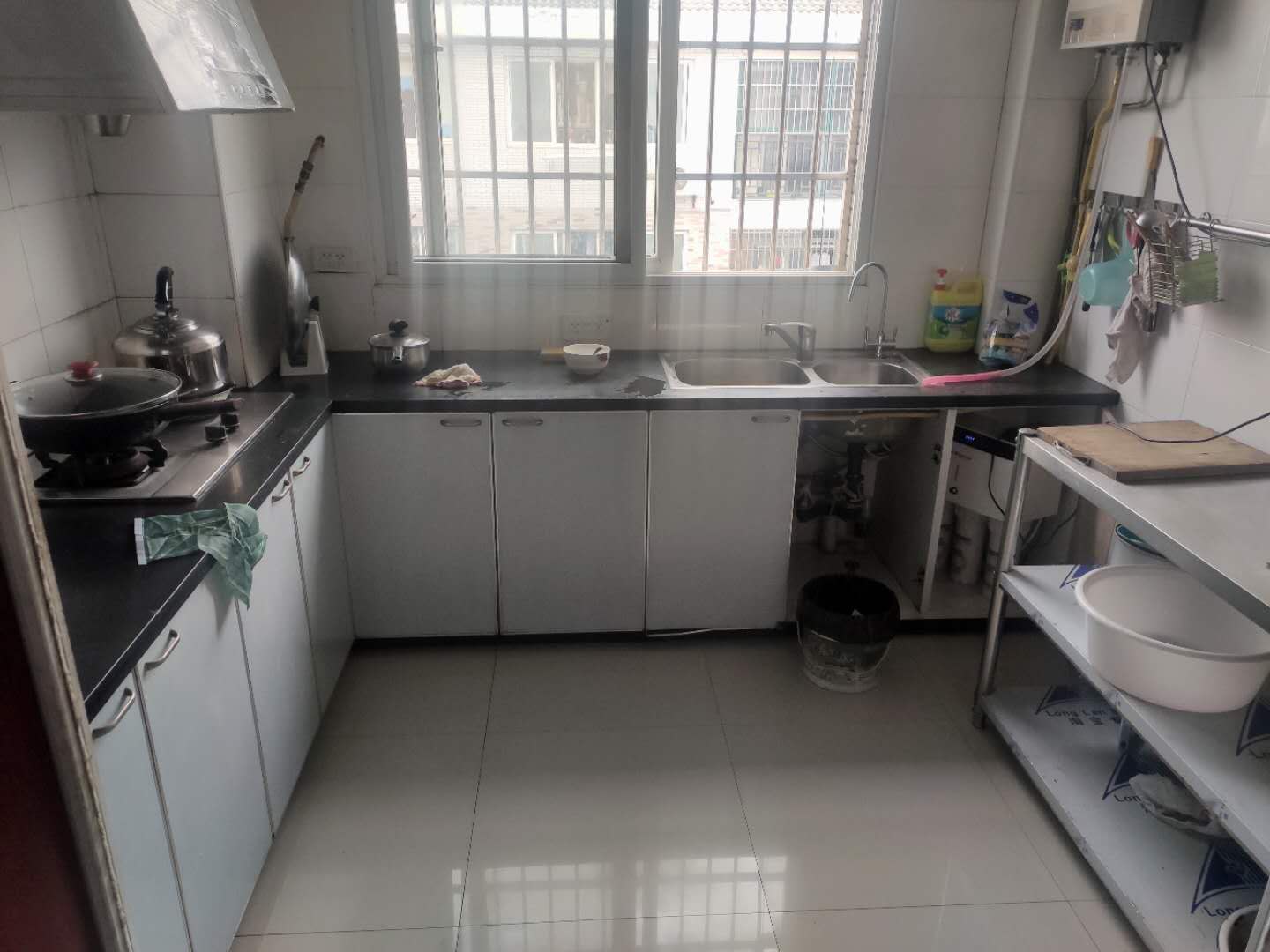 沃尔玛旁华泰家园大三房出售小区带幼儿园产证满二