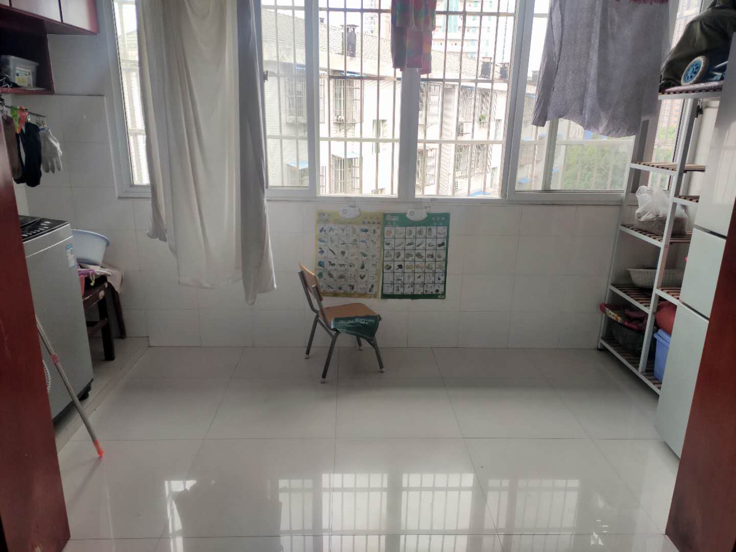 沃尔玛旁华泰家园大三房出售小区带幼儿园产证满二