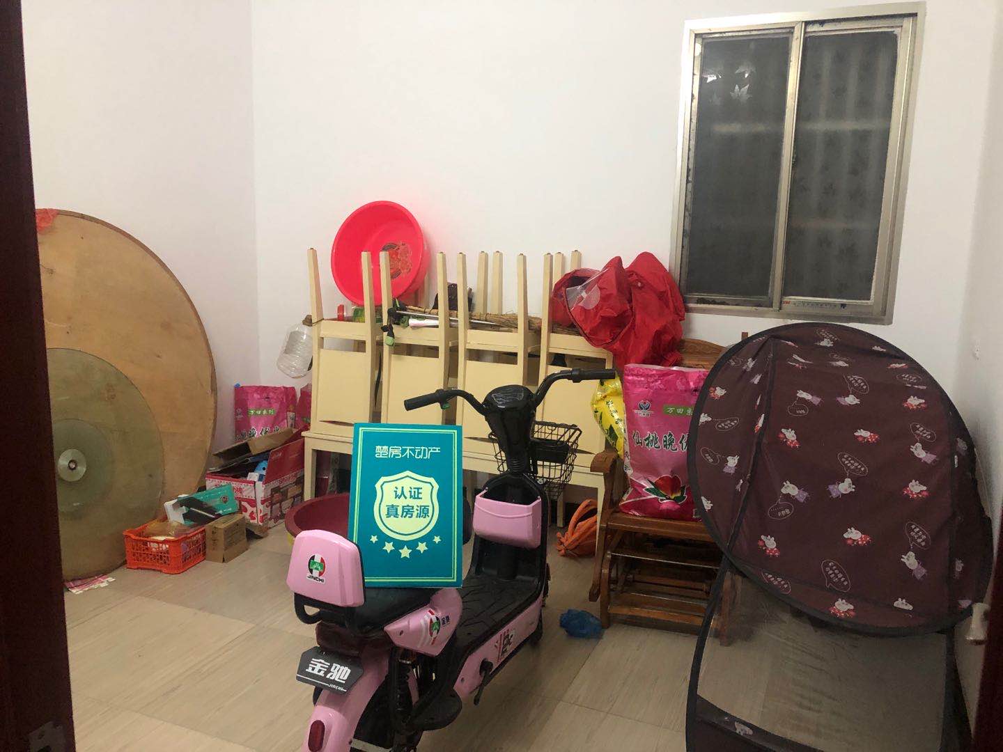 油榨湾菜场旁边私房两间四层出场大停车方便房东诚意出售