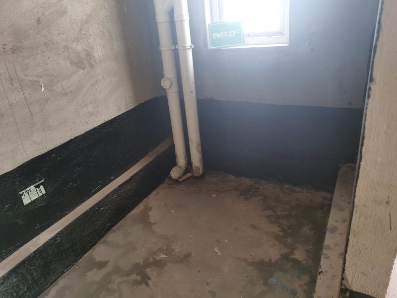 森林国际毛坯四房，楼层好，户型好，诚心出售