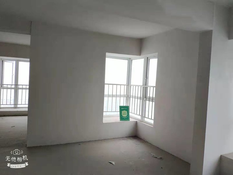 城南福星城好的楼层毛坯大三房送车位采光通透看房方便