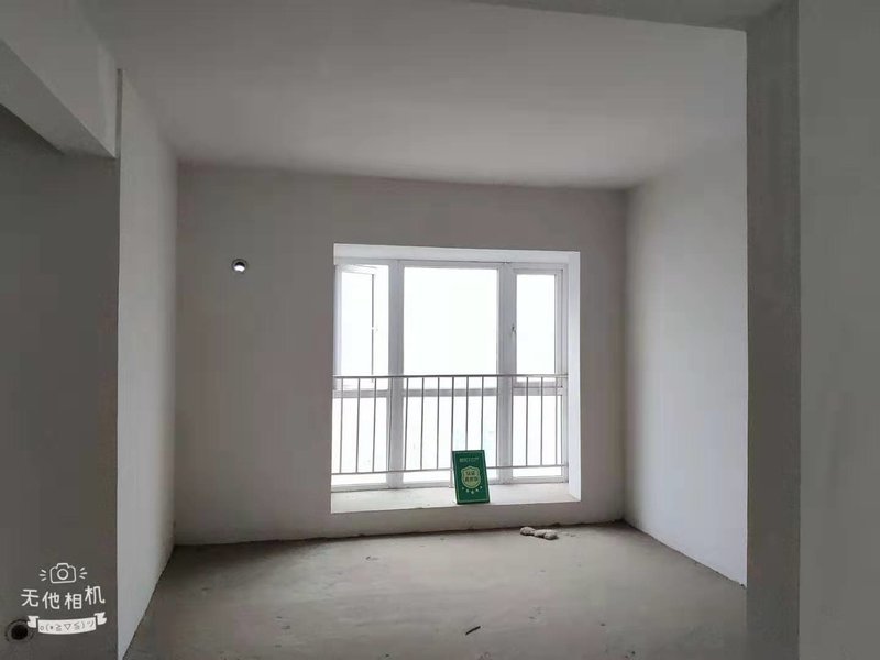 城南福星城好的楼层毛坯大三房送车位采光通透看房方便