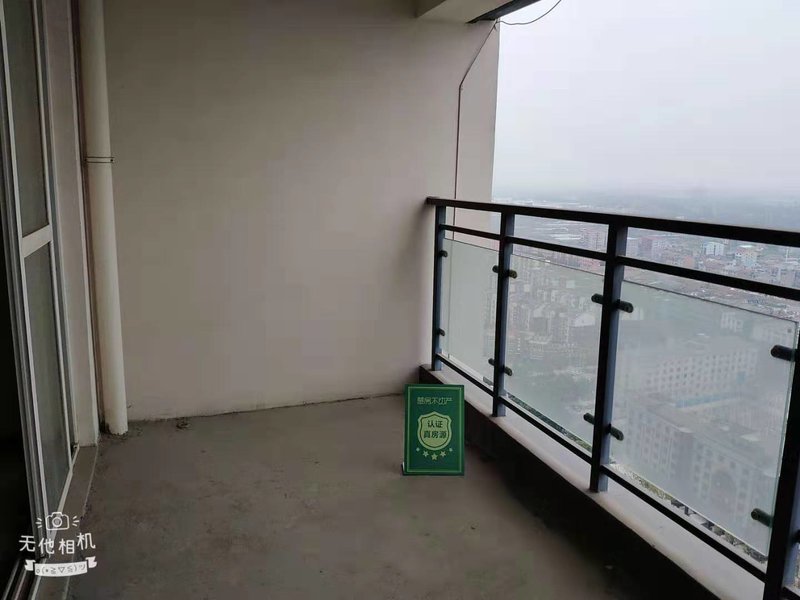 城南福星城好的楼层毛坯大三房送车位采光通透看房方便