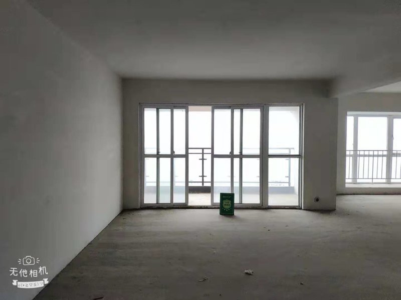 城南福星城好的楼层毛坯大三房送车位采光通透看房方便