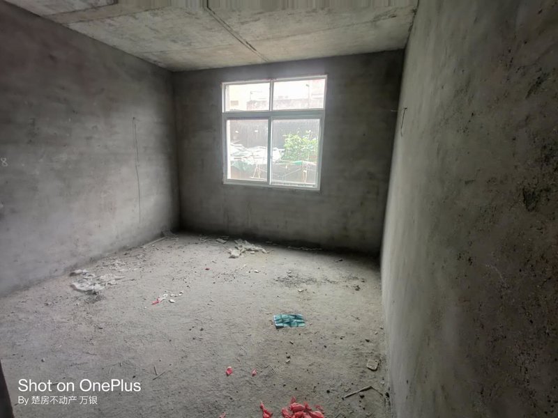 江景房毛坯小三房刚需必选 即办证