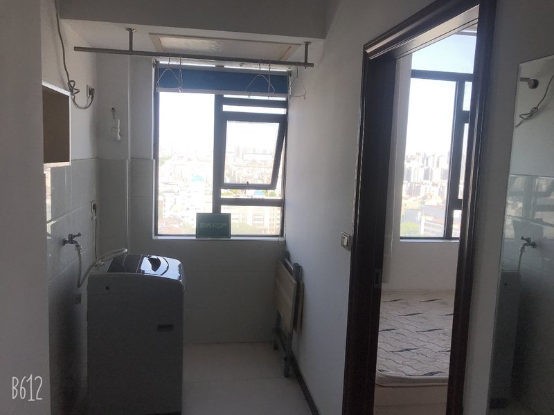 富迪三友学府公寓一室一厅精装好房