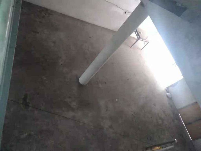 九中旁边毛坯私房整体400平带后花园前后宽敞好停车