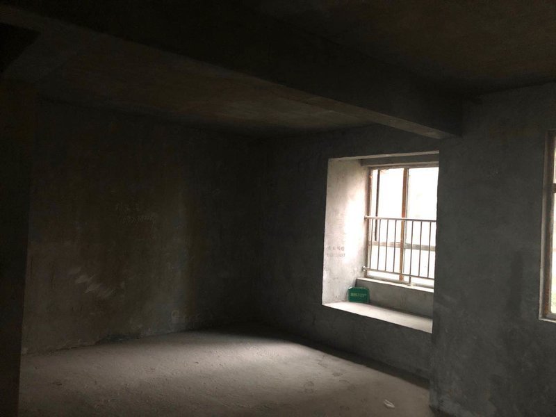 领秀城城南好地段，楼层好，大面积 ，看房约起！