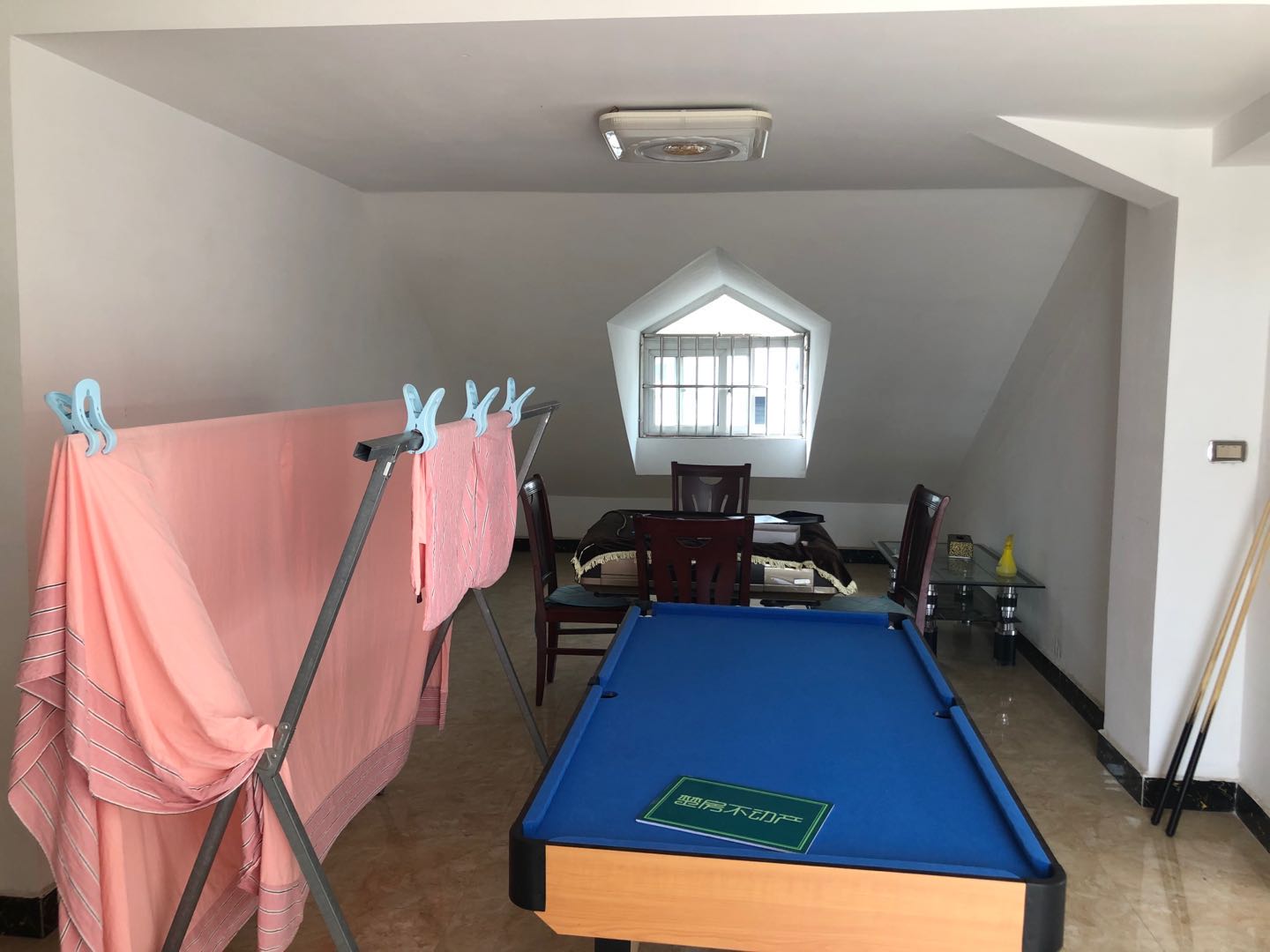 和园公馆城南优质步梯房，小区环境好，周边配套设施齐全！