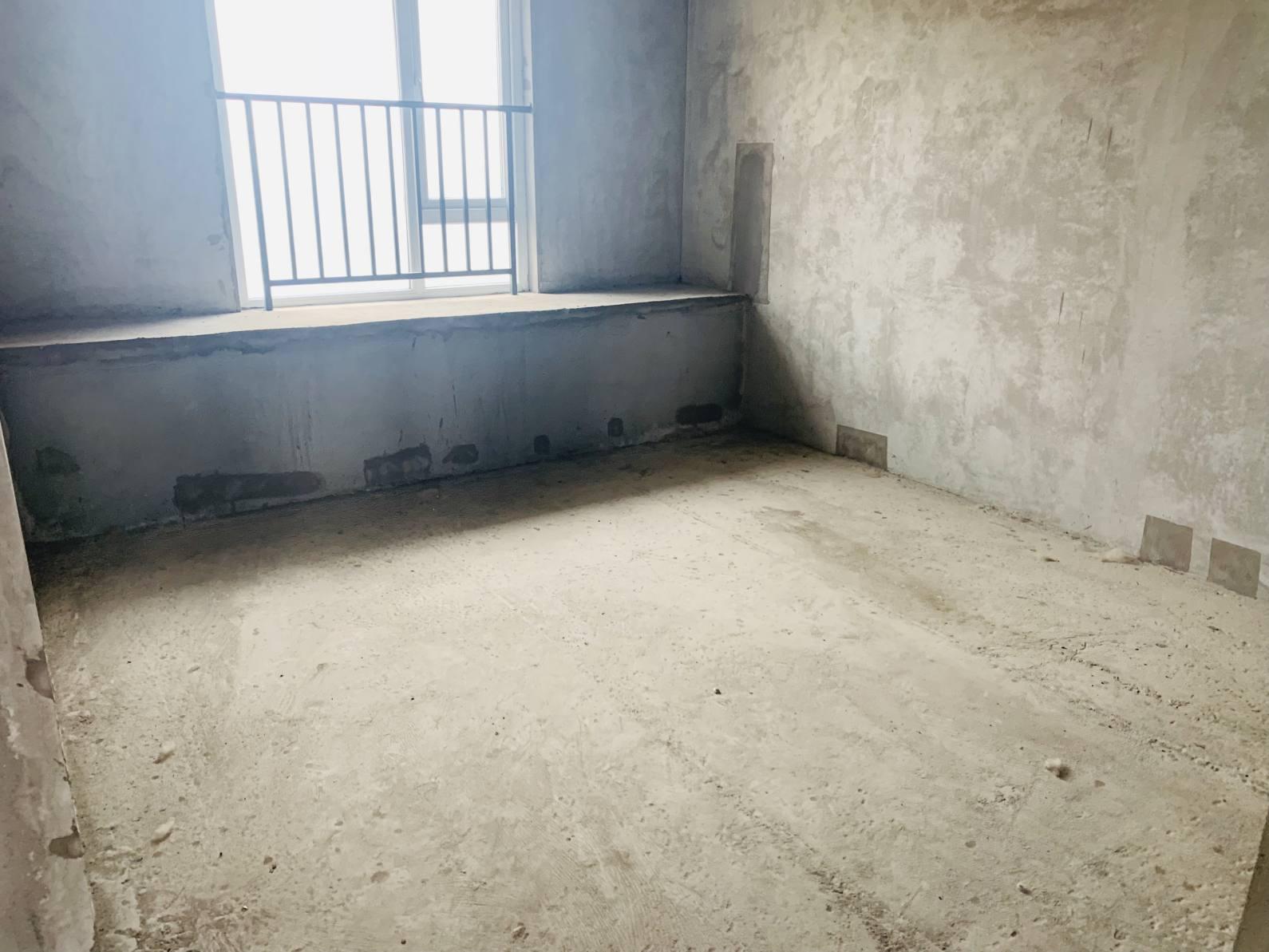 满庭春120平边户大三房好楼层老证