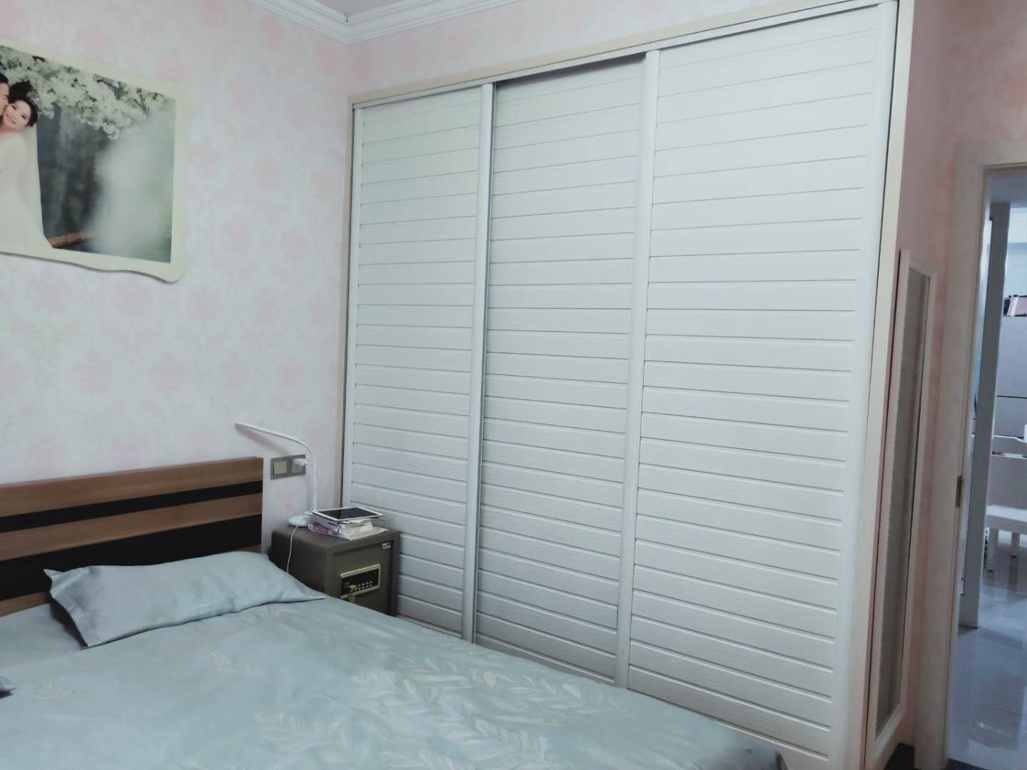 东城国际精装三房电梯高层证满两年急卖