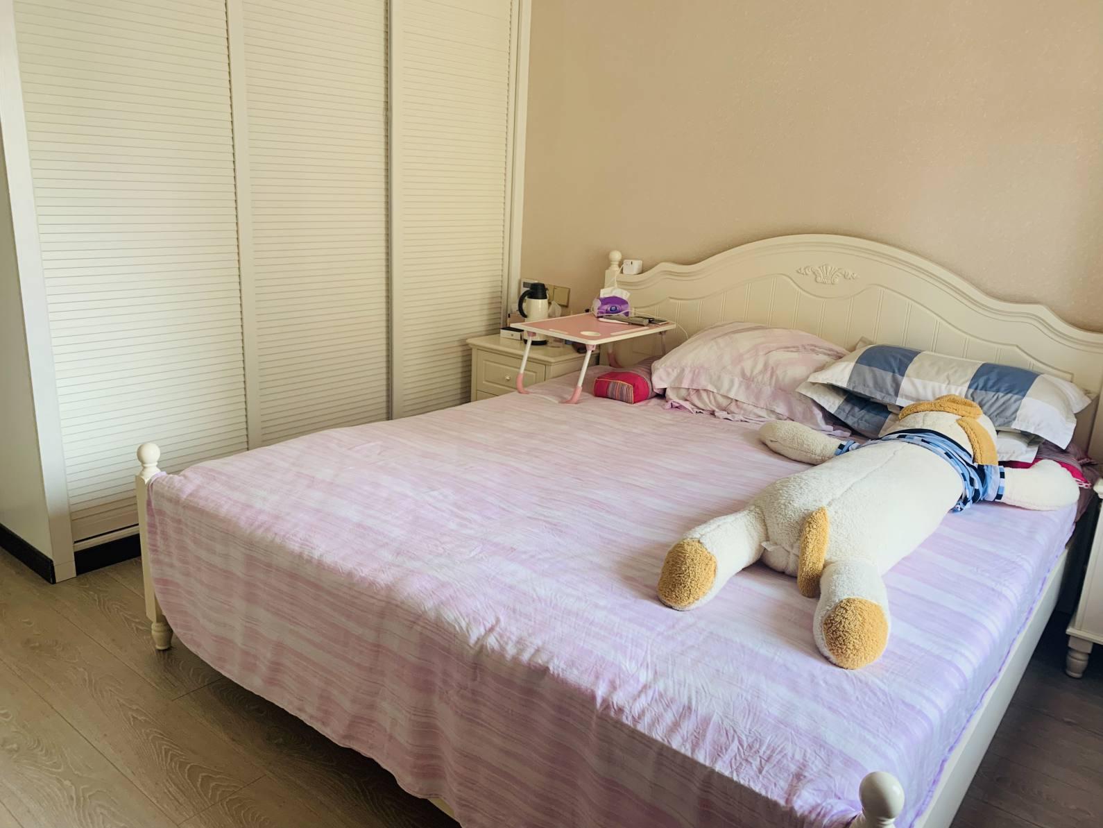 现代森林国际城三室两厅一卫一阳台精装使用面积大楼层好