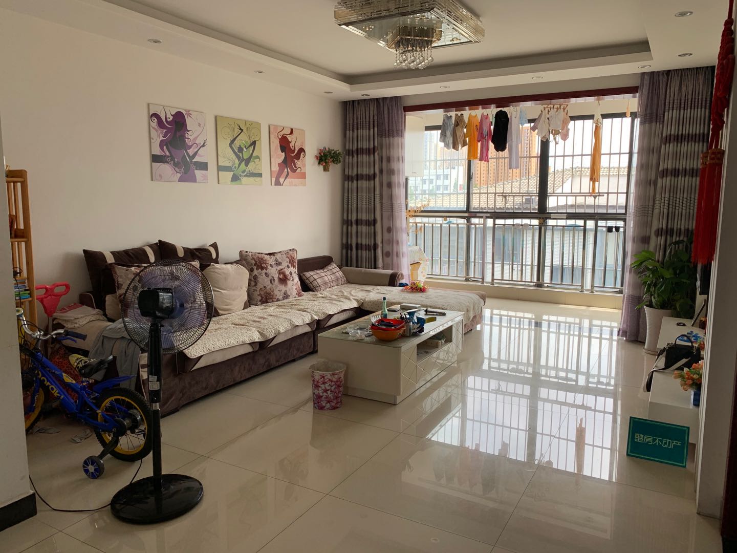 临江雅苑 精装大三房，装修保养非常好 南北通透 看房方便