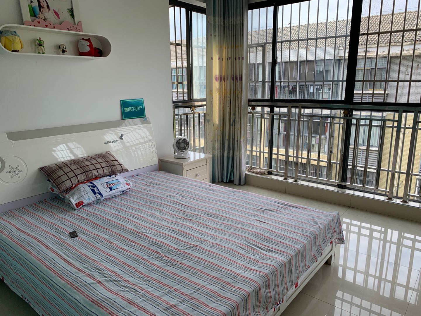 临江雅苑精装大三房，装修保养非常好南北通透看房方便