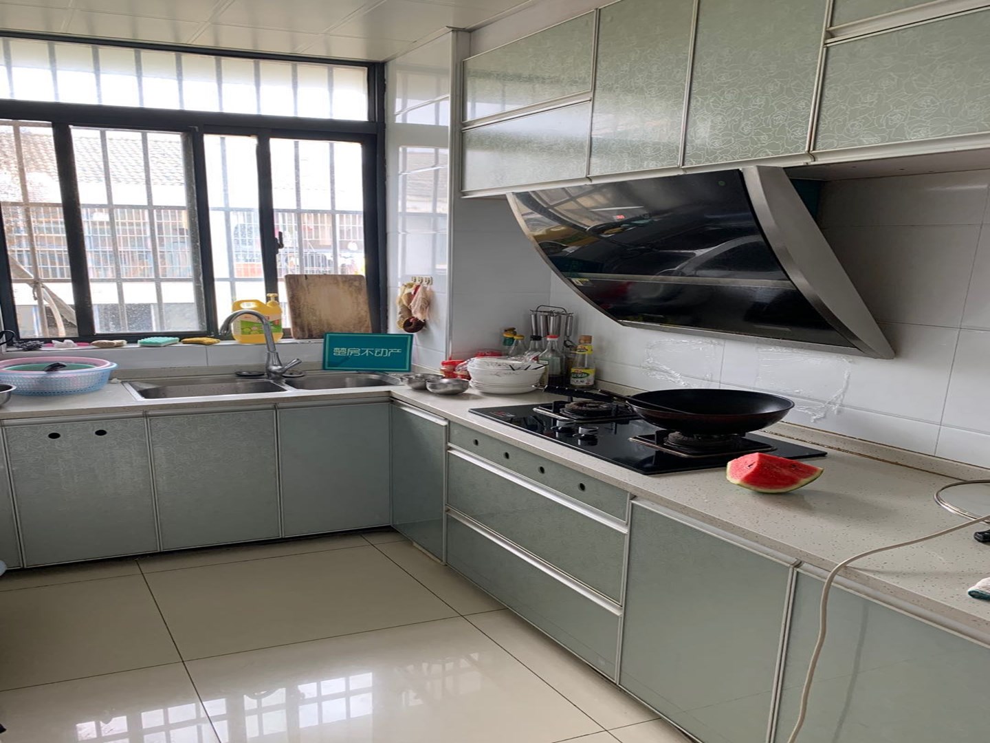 临江雅苑精装大三房，装修保养非常好南北通透看房方便