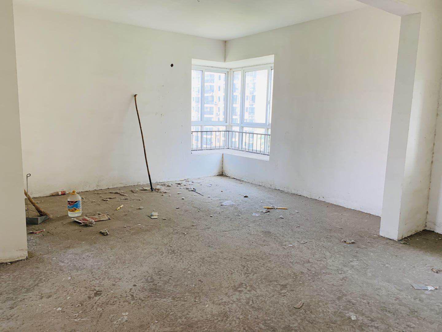 三丰鼎城送露台入户花园证满两年