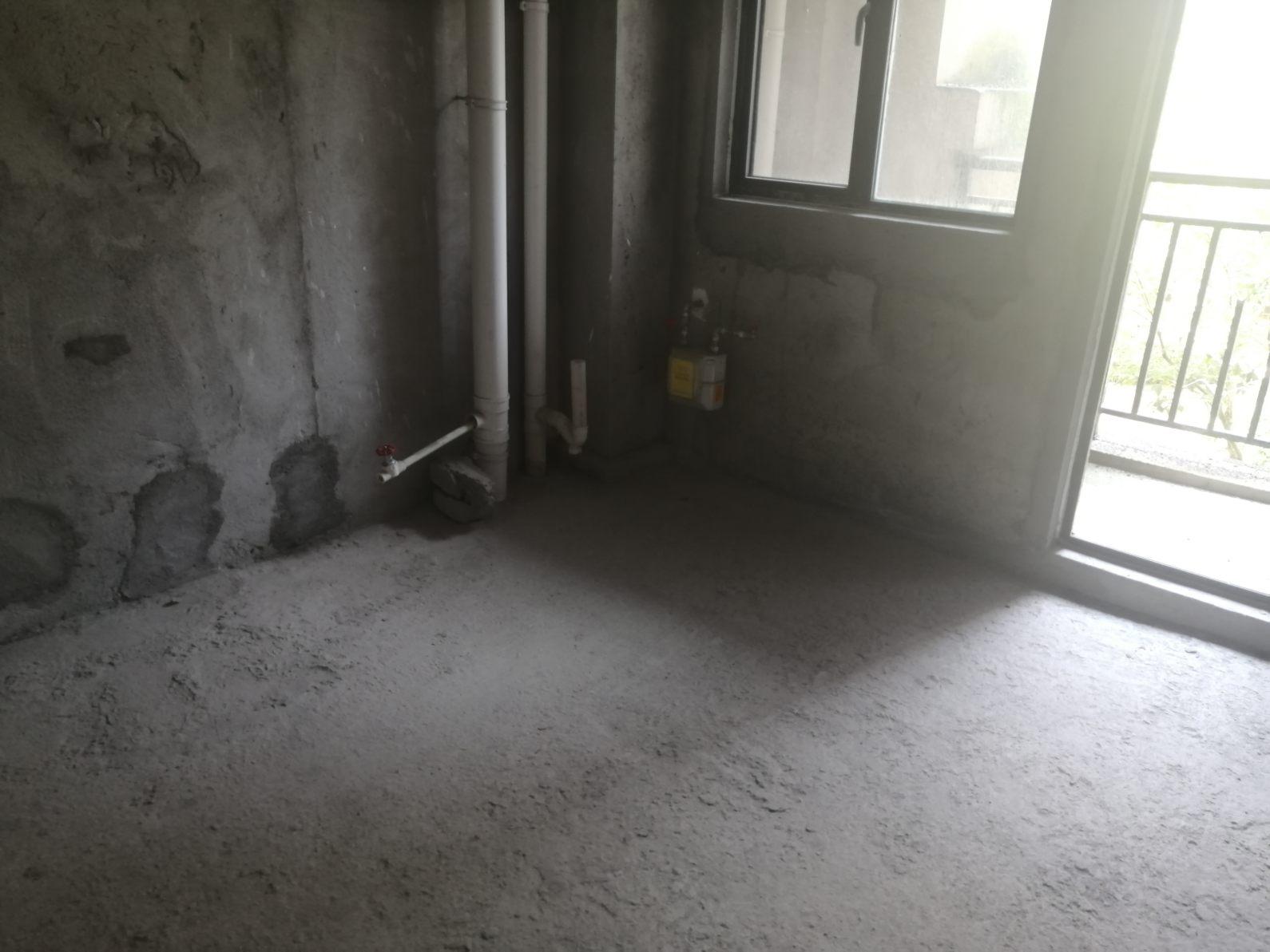 绿地毛坯大4房2厅2卫证满两年步梯洋房好楼层