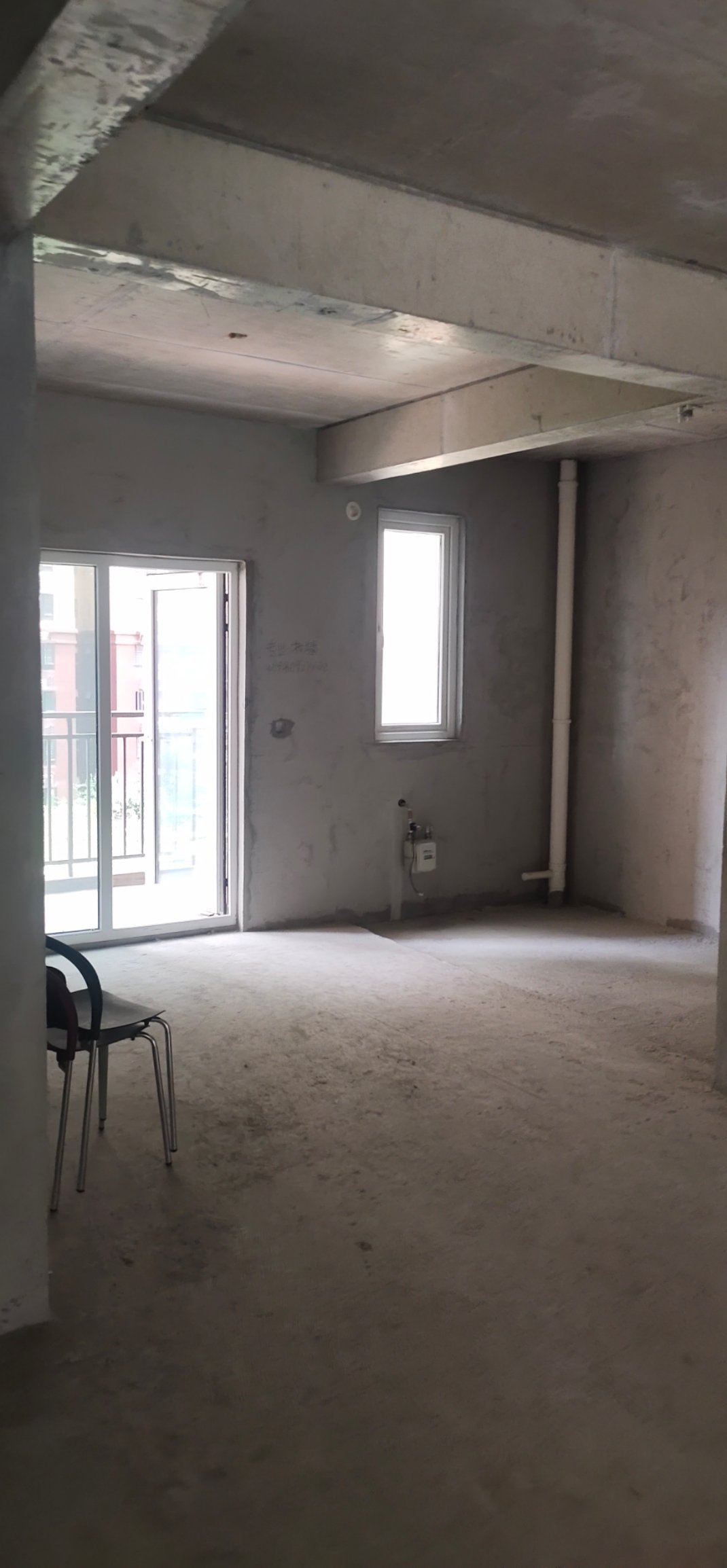 满庭春137平毛坯大三房 证满两年