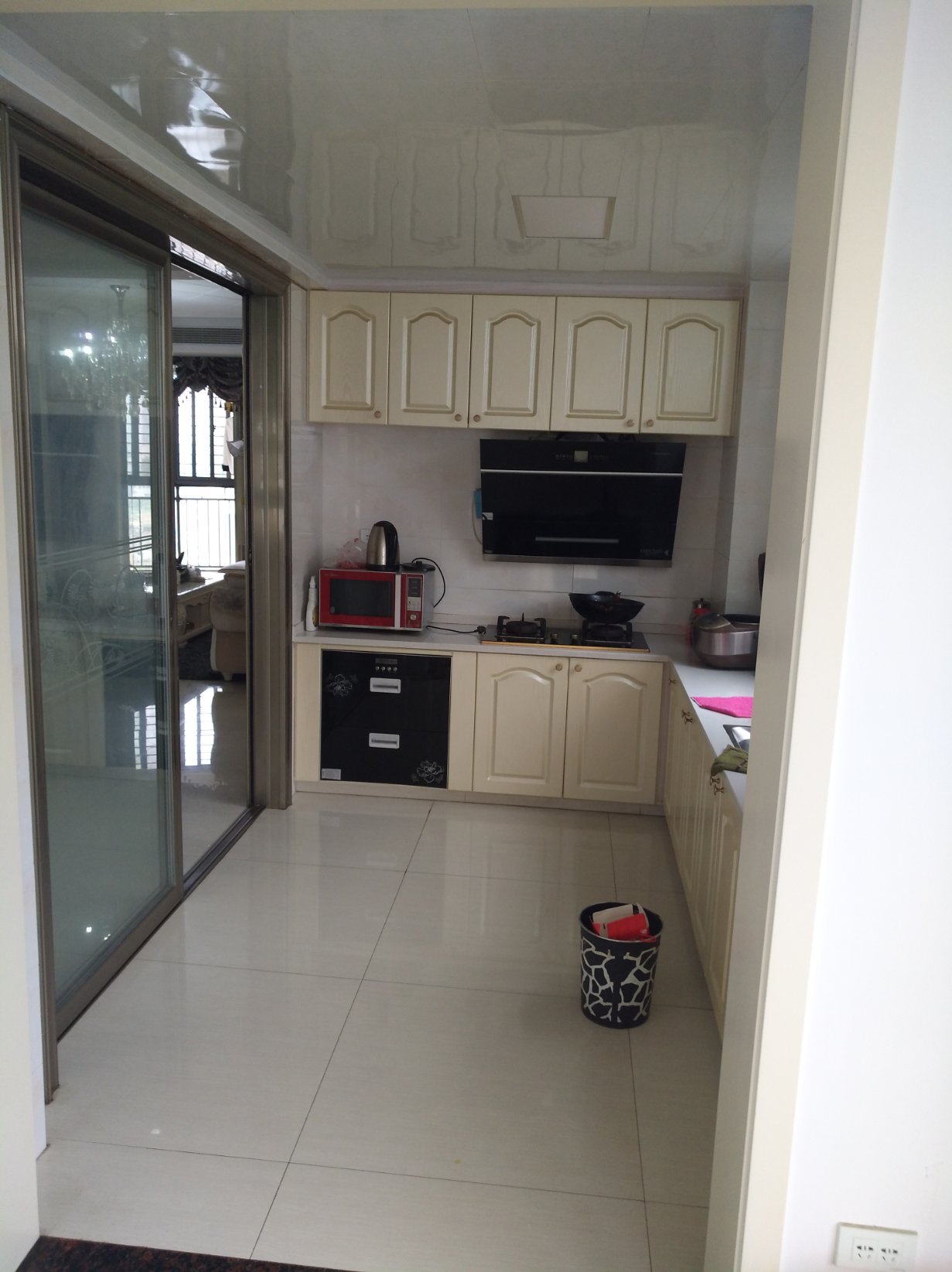 新八中旁路安花苑电梯洋房楼层好 装修