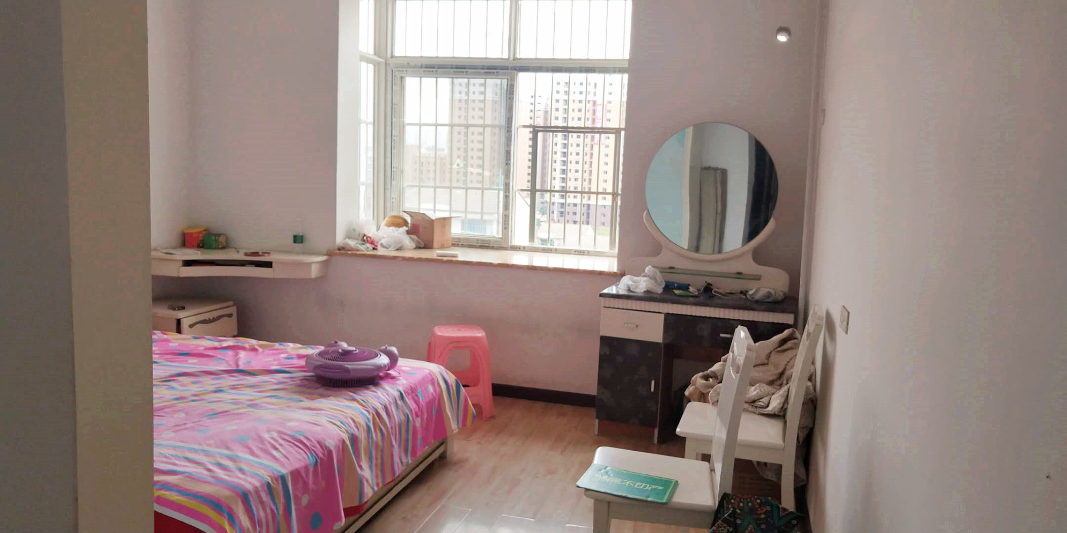 纽芬兰 花园中装步梯三房证件满二看房方便