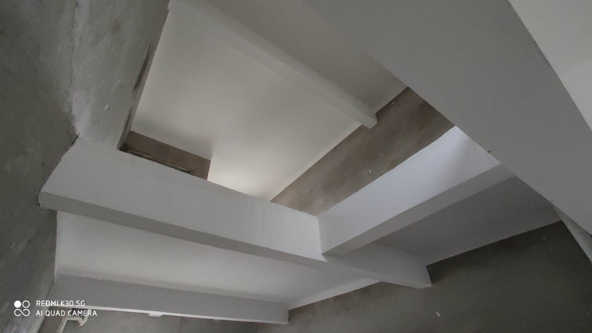 汽车城公寓上下两层复式楼毛坯房诚意出售