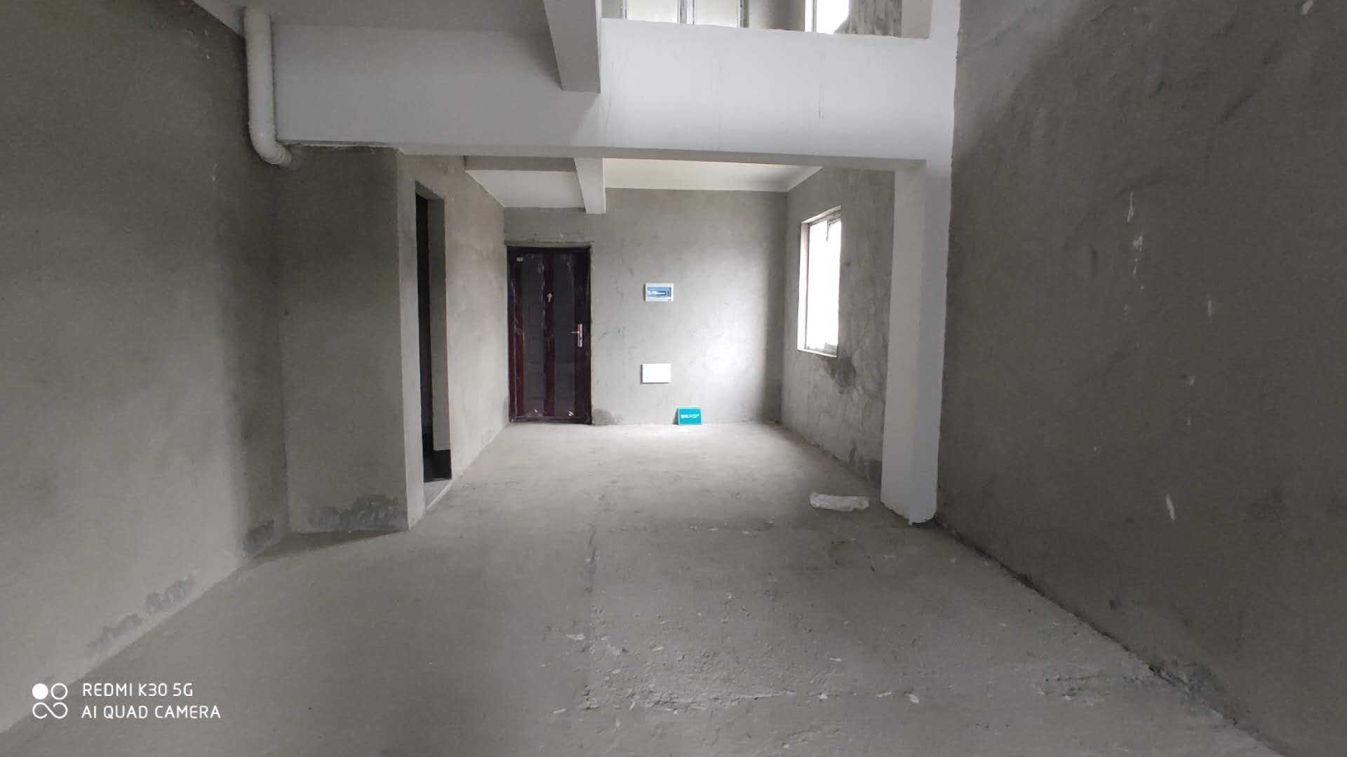 汽车城公寓上下两层复式楼毛坯房诚意出售