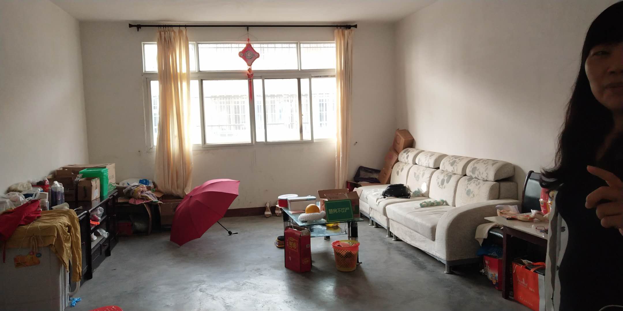 沔中对面荆洪花园带30平地下室证满二可按揭看房方便